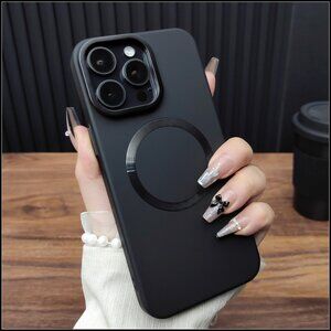 Matte Black Magnetic Case with Textured Ring Accent